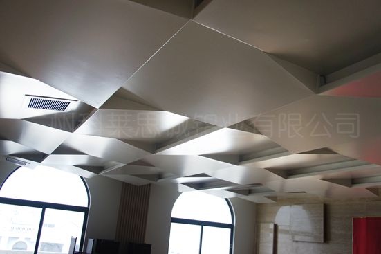 Special-shaped aluminum veneer